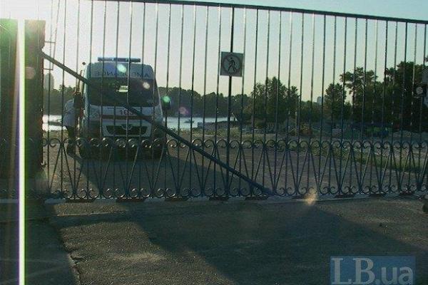 В киевском парке строительная плита насмерть задавила рабочего В киевском парке строительная плита насмерть задавила рабочего