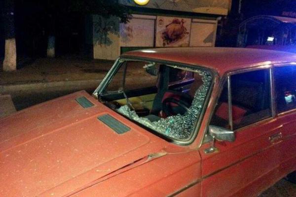 В Мариуполе пьяный водитель на "Жигулях" устроил кровавые гонки с полицейскими В Мариуполе пьяный водитель на "Жигулях" устроил кровавые гонки с полицейскими