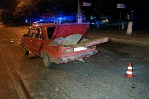 В Мариуполе пьяный водитель на "Жигулях" устроил кровавые гонки с полицейскими В Мариуполе пьяный водитель на "Жигулях" устроил кровавые гонки с полицейскими