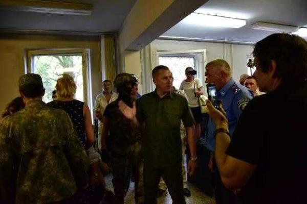 В Мариуполе подозреваемым в убийстве сотрудника СБУ предъявлено обвинение за побег В Мариуполе подозреваемым в убийстве сотрудника СБУ предъявлено обвинение за побег