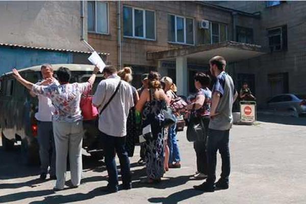 В Мариуполе подозреваемым в убийстве сотрудника СБУ предъявлено обвинение за побег В Мариуполе подозреваемым в убийстве сотрудника СБУ предъявлено обвинение за побег