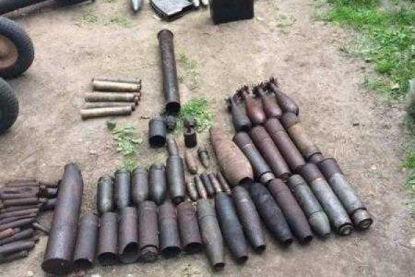 На Киевщине мужчина-"археолог" получил ранения при взрыве старых боеприпасов На Киевщине мужчина-"археолог" получил ранения при взрыве старых боеприпасов