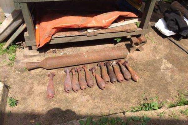 На Киевщине мужчина-"археолог" получил ранения при взрыве старых боеприпасов На Киевщине мужчина-"археолог" получил ранения при взрыве старых боеприпасов