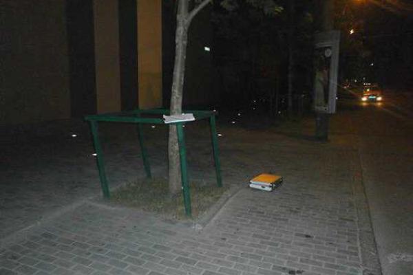 В центре Днепра ночью во время "разборки" убит мужчина, второй получил огнестрельные ранения