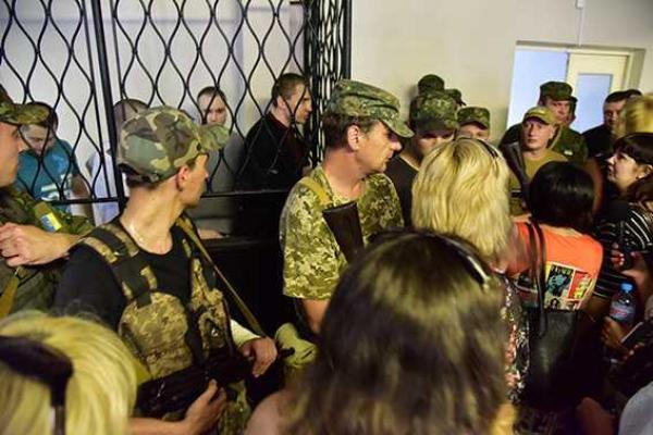 В Мариуполе подозреваемым в убийстве сотрудника СБУ предъявлено обвинение за побег В Мариуполе подозреваемым в убийстве сотрудника СБУ предъявлено обвинение за побег