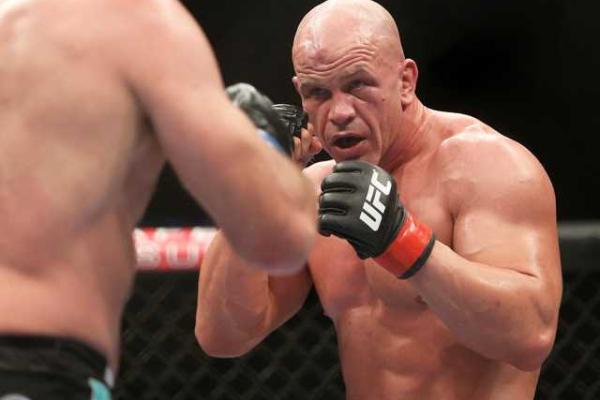 В Канаде убит экс-боец "боев без правил" В Канаде убит экс-боец "боев без правил"