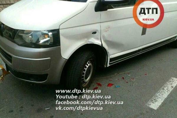 Под Киевом пьяный водитель "Daewoo Lanos" разбил два авто и пытался сбежать с места ДТП Под Киевом пьяный водитель "Daewoo Lanos" разбил два авто и пытался сбежать с места ДТП