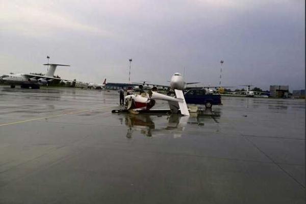 В аэропорту Минска устраняют последствия мощного урагана В аэропорту Минска устраняют последствия мощного урагана