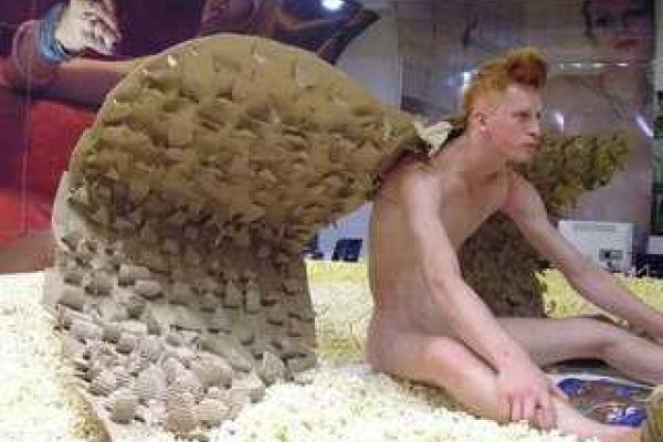 Топ-модель Данила Поляков, который был украшением лучших подиумов, стал бомжом Топ-модель Данила Поляков, который был украшением лучших подиумов, стал бомжом