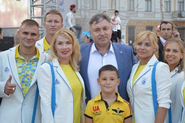 Глава ЛОВГА Юрий Гарбуз в Киеве проводил луганских олимпийцев в Рио-де-Жанейро