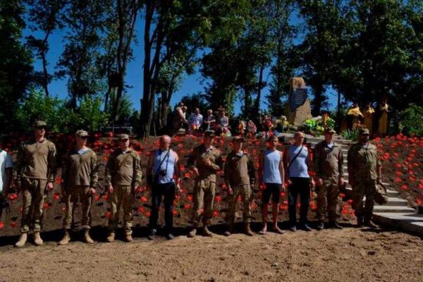 В Славянске и Краматорске прошли торжества по случаю 2-й годовщины освобождения В Славянске и Краматорске прошли торжества по случаю 2-й годовщины освобождения
