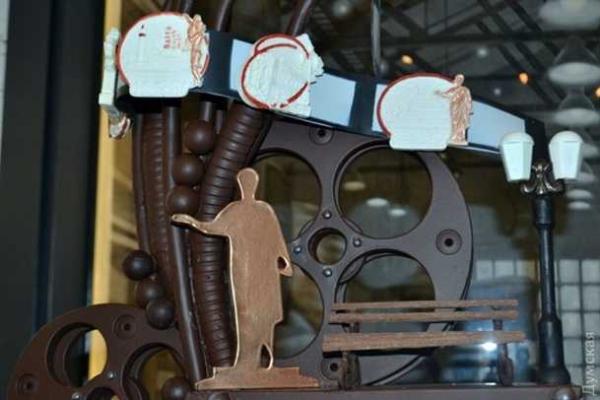 В Одессе создали шоколадную скульптуру-"рекордсменку" В Одессе создали шоколадную скульптуру-"рекордсменку"
