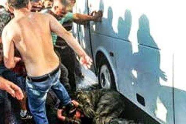 В Турции жестко обошлись с мятежными солдатами. 18+ В Турции жестко обошлись с мятежными солдатами. 18+