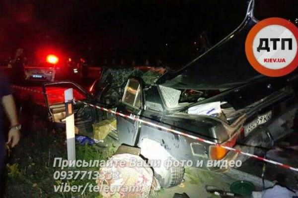 В Киеве пьяный водитель на "Toyota" устроив "гонки" с полицией, спровоцировал масштабное ДТП В Киеве пьяный водитель на "Toyota" устроив "гонки" с полицией, спровоцировал масштабное ДТП