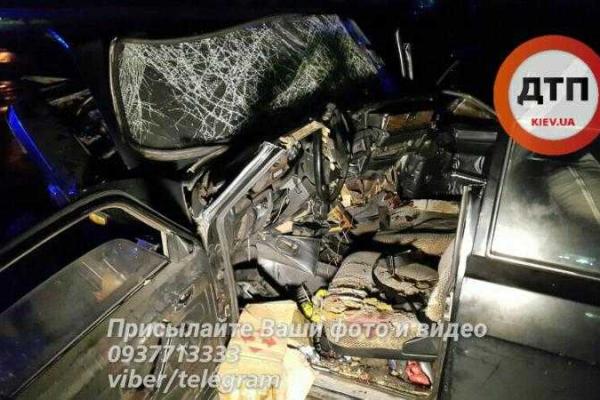 В Киеве пьяный водитель на "Toyota" устроив "гонки" с полицией, спровоцировал масштабное ДТП В Киеве пьяный водитель на "Toyota" устроив "гонки" с полицией, спровоцировал масштабное ДТП