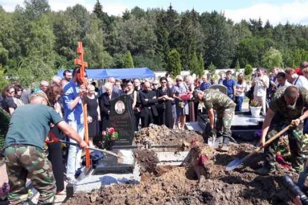 В Минске похоронили погибшего журналиста Павла Шеремета В Минске похоронили погибшего журналиста Павла Шеремета
