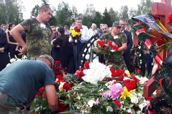 В Минске похоронили погибшего журналиста Павла Шеремета В Минске похоронили погибшего журналиста Павла Шеремета