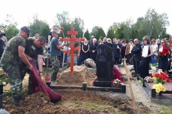 В Минске похоронили погибшего журналиста Павла Шеремета В Минске похоронили погибшего журналиста Павла Шеремета