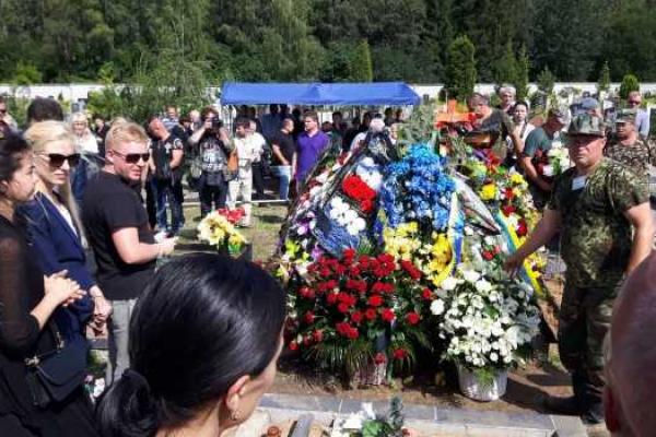 В Минске похоронили погибшего журналиста Павла Шеремета В Минске похоронили погибшего журналиста Павла Шеремета