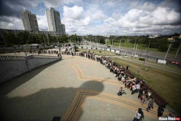 В Минске похоронили погибшего журналиста Павла Шеремета В Минске похоронили погибшего журналиста Павла Шеремета