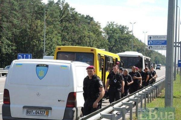Под Киевом активисты ОУН готовят "радушную" встречу участникам крестного хода Под Киевом активисты ОУН готовят "радушную" встречу участникам крестного хода