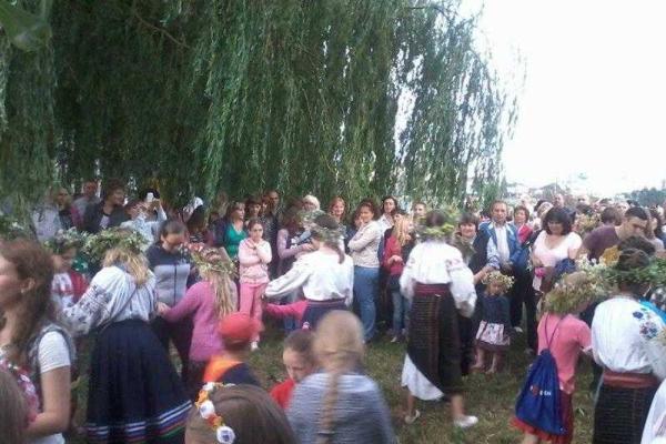 Праздник Ивана Купала собрал жителей и гостей Хмельницкого на берегу Южного Буга Праздник Ивана Купала собрал жителей и гостей Хмельницкого на берегу Южного Буга