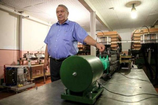 Российские ученые проводят испытания электромагнитной пушки - рельсотрона Российские ученые проводят испытания электромагнитной пушки - рельсотрона