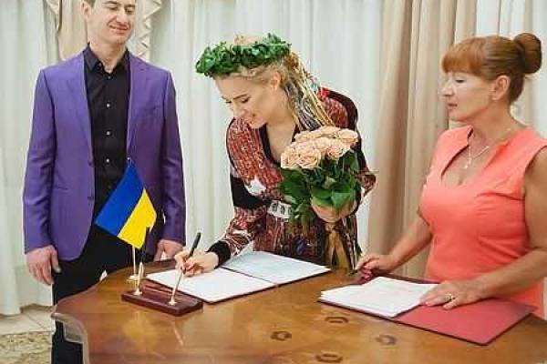 В сети появились снимки с громкой свадьбы Ольги Горбачевой и Юрия Никитина В сети появились снимки с громкой свадьбы Ольги Горбачевой и Юрия Никитина