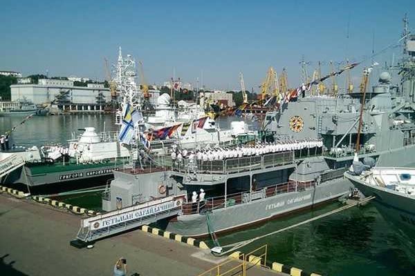 В Одессе проходят торжества по случаю Дня ВМС В Одессе проходят торжества по случаю Дня ВМС