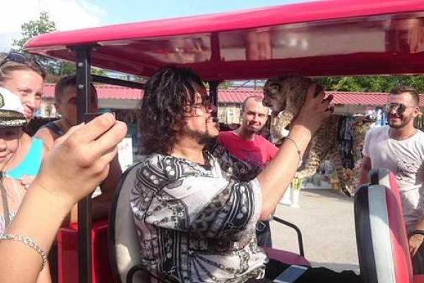 В крымском парке "Тайган" новорожденного львенка назвали в честь Филиппа Киркорова В крымском парке "Тайган" новорожденного львенка назвали в честь Филиппа Киркорова