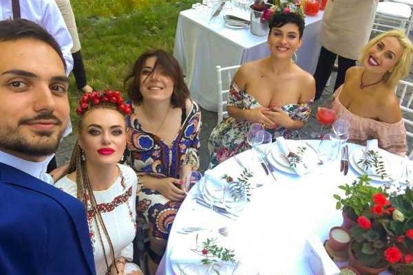 В сети появились снимки с громкой свадьбы Ольги Горбачевой и Юрия Никитина В сети появились снимки с громкой свадьбы Ольги Горбачевой и Юрия Никитина