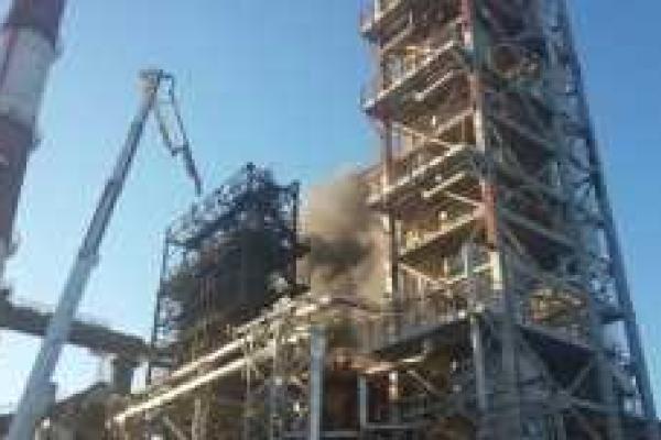 В Уфе произошел масштабный пожар на нефтяном заводе 