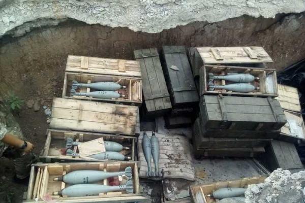 На Донетчине СБУ обнаружила тайник с огромным количеством минометных мин На Донетчине СБУ обнаружила тайник с огромным количеством минометных мин