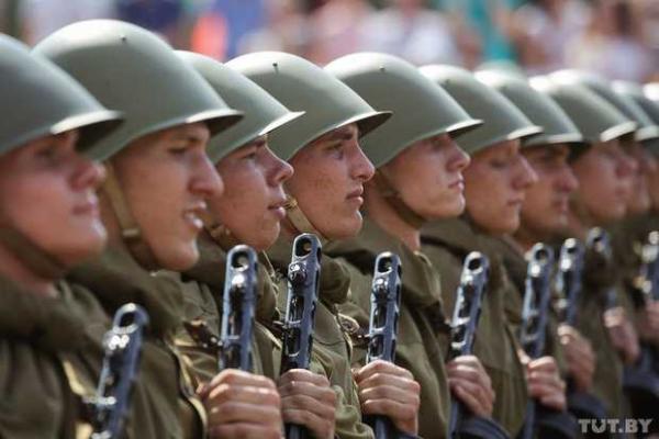 В столице Беларуси состоялся военный парад В столице Беларуси состоялся военный парад