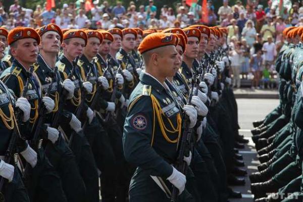 В столице Беларуси состоялся военный парад В столице Беларуси состоялся военный парад