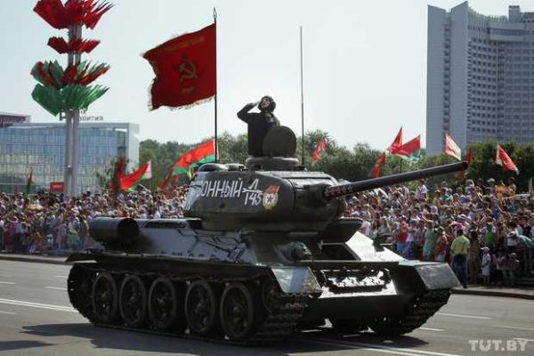 В столице Беларуси состоялся военный парад В столице Беларуси состоялся военный парад