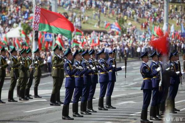 В столице Беларуси состоялся военный парад В столице Беларуси состоялся военный парад