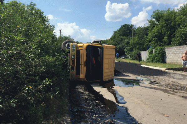 На Луганщине на ребенка налетел грузовик, перевозивший горячий битум