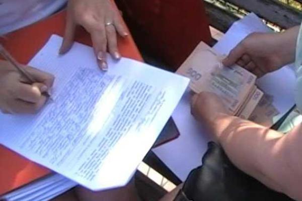 В Киеве горе-мать пыталась продать новорожденную дочь