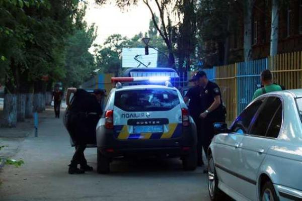 Кто и для чего организовал молодежный пикет возле прокуратуры в прифронтовом Мариуполе