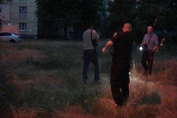 Смертельные развлечения: в Киеве пьяная компания решила "пофехтовать" на шампурах Смертельные развлечения: в Киеве пьяная компания решила "пофехтовать" на шампурах