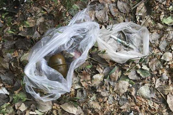 Пьяный мариуполец пошел к приятелю выбивать долг, прихватив боевую гранату Пьяный мариуполец пошел к приятелю выбивать долг, прихватив боевую гранату