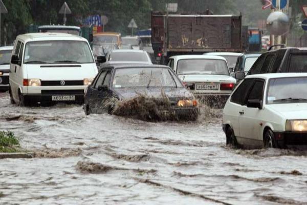 "Сюрпризы" природы: на город Ростов-на-Дону обрушился мощный ливень "Сюрпризы" природы: на город Ростов-на-Дону обрушился мощный ливень