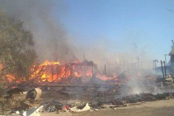 В Крыму сгорело здание, где проходил легендарный фестиваль "КаZZантип" В Крыму сгорело здание, где проходил легендарный фестиваль "КаZZантип"