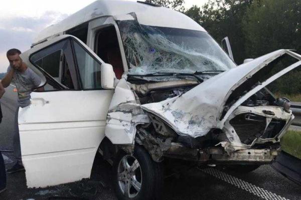 Участники украинской группы "ТНМК" попали в ДТП