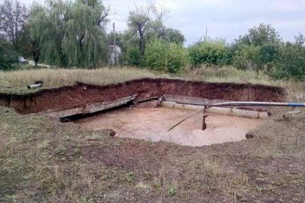 Боевики обстреляли Углегорскую ТЭС: три снаряда упали на территории станции Боевики обстреляли Углегорскую ТЭС: три снаряда упали на территории станции