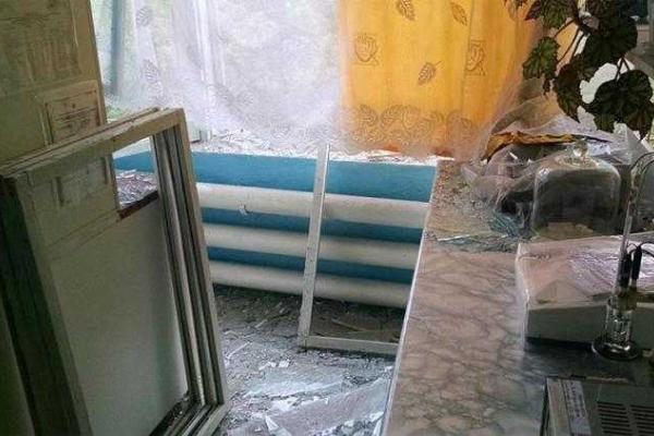 Боевики обстреляли Углегорскую ТЭС: три снаряда упали на территории станции Боевики обстреляли Углегорскую ТЭС: три снаряда упали на территории станции