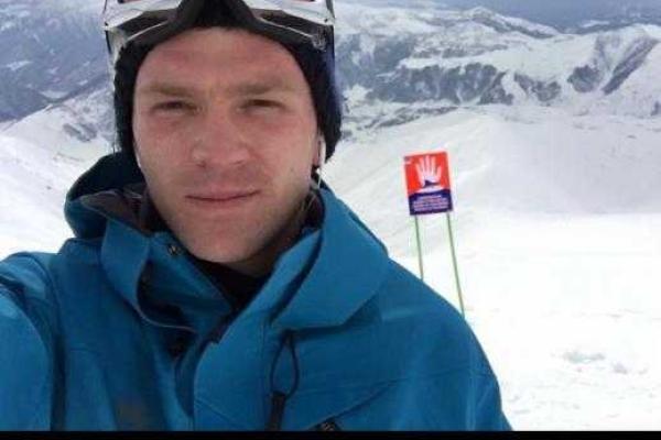 На Хмельниччине нашли повешенным известного волонтера: друзья не верят в суицид На Хмельниччине нашли повешенным известного волонтера: друзья не верят в суицид