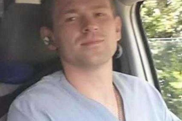 На Хмельниччине нашли повешенным известного волонтера: друзья не верят в суицид На Хмельниччине нашли повешенным известного волонтера: друзья не верят в суицид