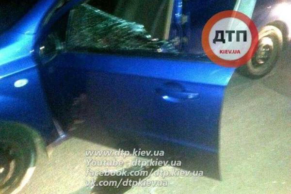 В Киеве патрульные поймали пьяного водителя, который ночью летал по городу с выключенными фарами по "встречке" В Киеве патрульные поймали пьяного водителя, который ночью летал по городу с выключенными фарами по "встречке"